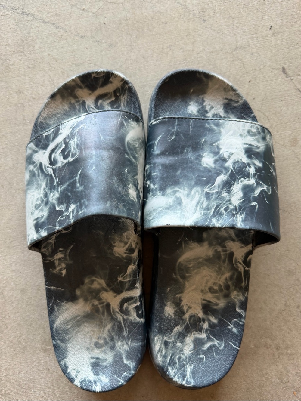CALIA by Carrie Underwood Black & Cream Marble Slide Sandals